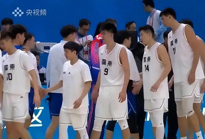 有意思！杜鋒瞧不起的人，單節轟11分+4次暴扣，今晚決賽還得靠他