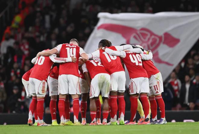 世界第1联赛疯狂！霸榜欧冠+完爆西甲，英超榜首全胜，1队拖后腿