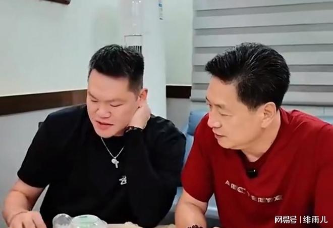 與朱芳雨頻頻互動！李春江可能回歸，杜鋒正式成廣東籃球第一人！