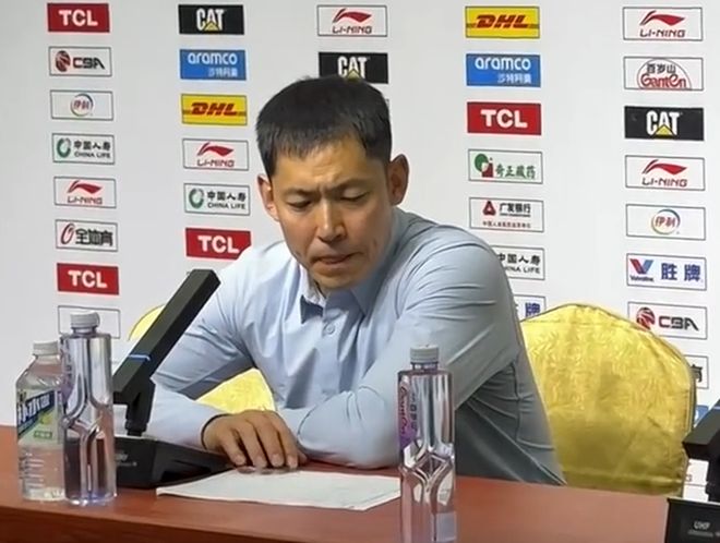 勝山東發佈會！張慶鵬點贊2內線，沈梓捷強調籃板與犯滿問題！