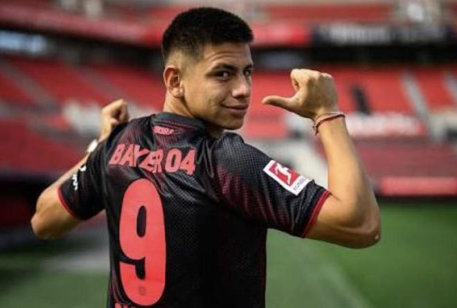 记者：河床和赫罗纳是埃切韦里可能的下家，他倾向于去河床