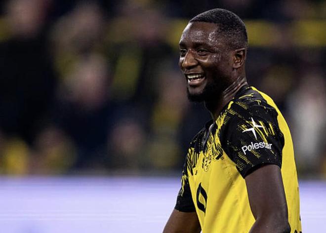 门兴后卫：我真的不是那种轻易倒地的球员，吉拉西明显犯规了